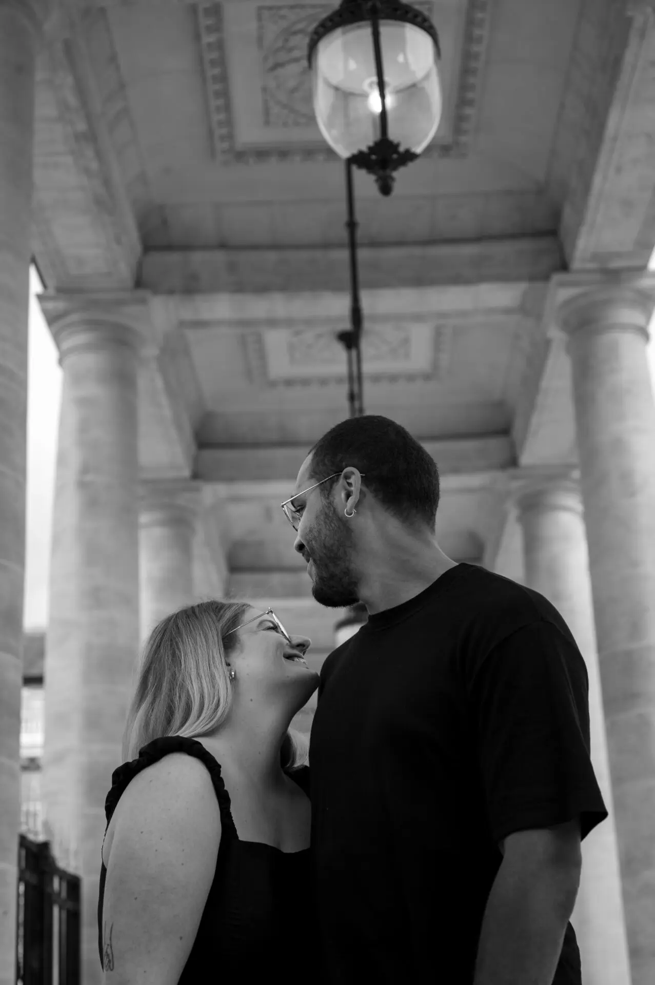 couple rigole à Palais Royal