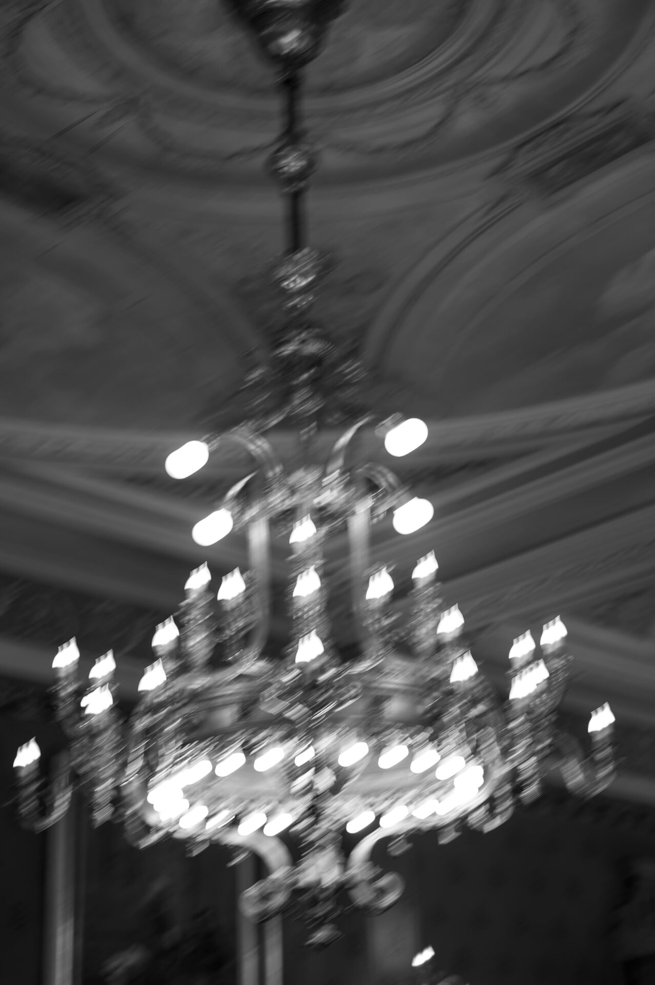 lustre flou dans salle des mariages mairie