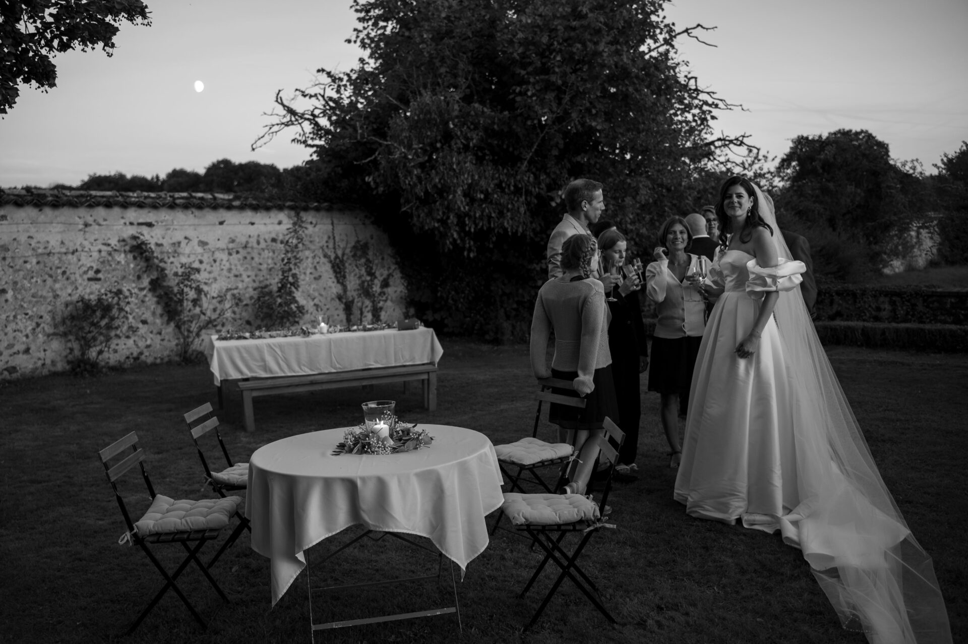 mariée sous la pleine lune