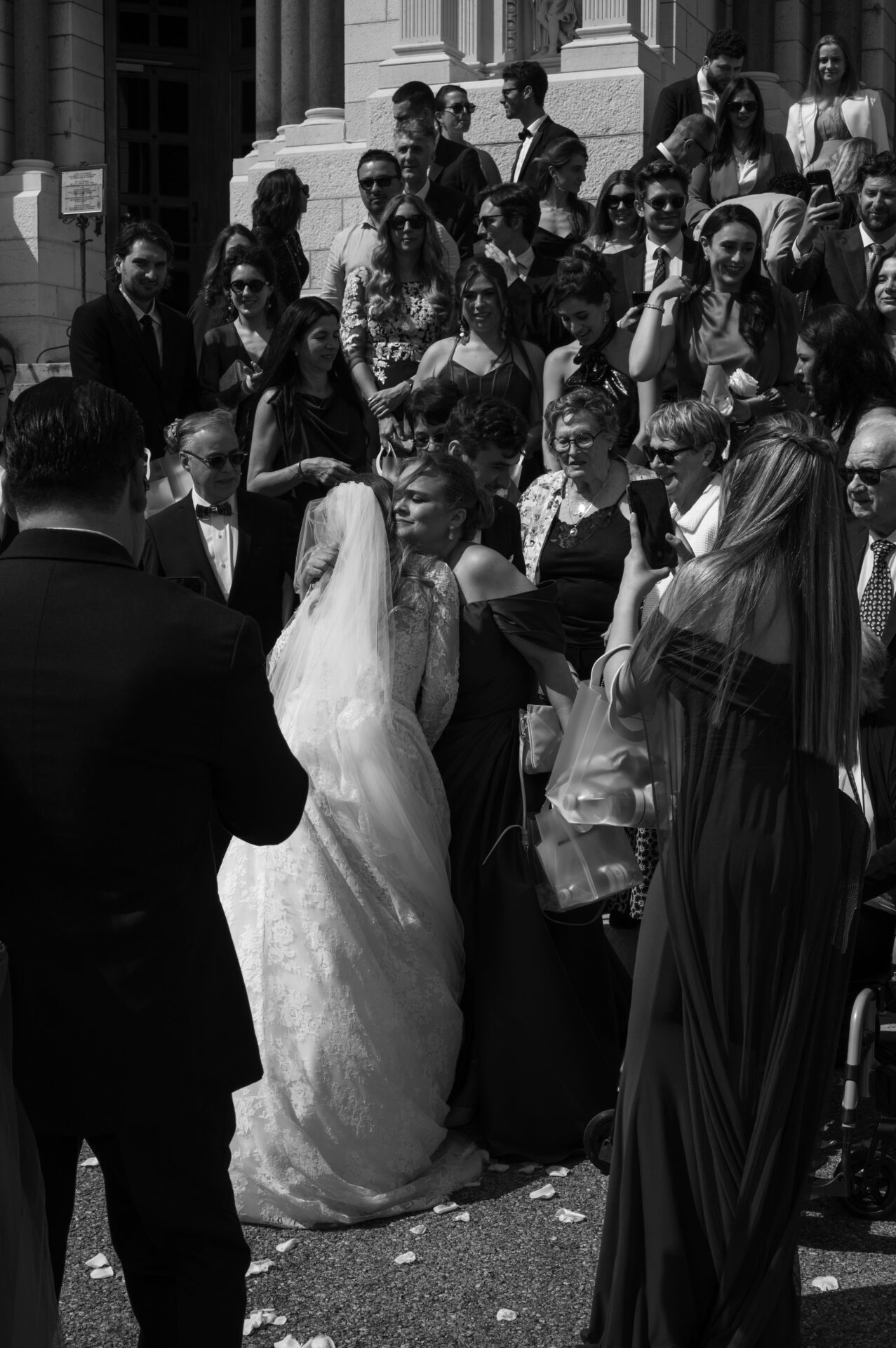 bride giving a hug to her mom