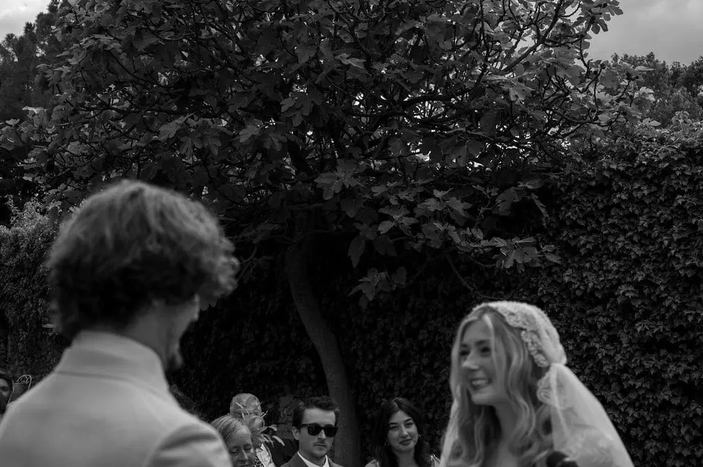 Le Galinier, Lourmarin, Provence, France, Mai 2025 bride an groom during ceremony