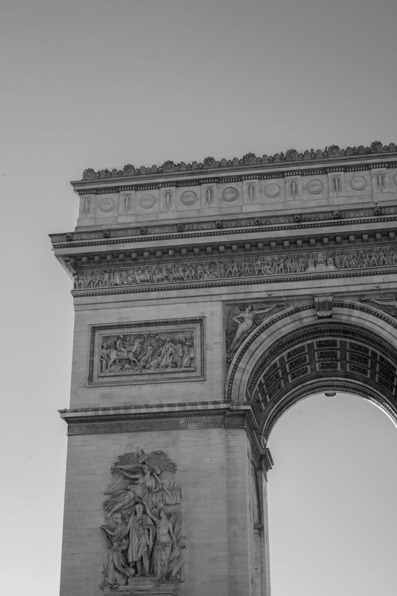 nord ouest de l'arc de triomphe en noir et blanc