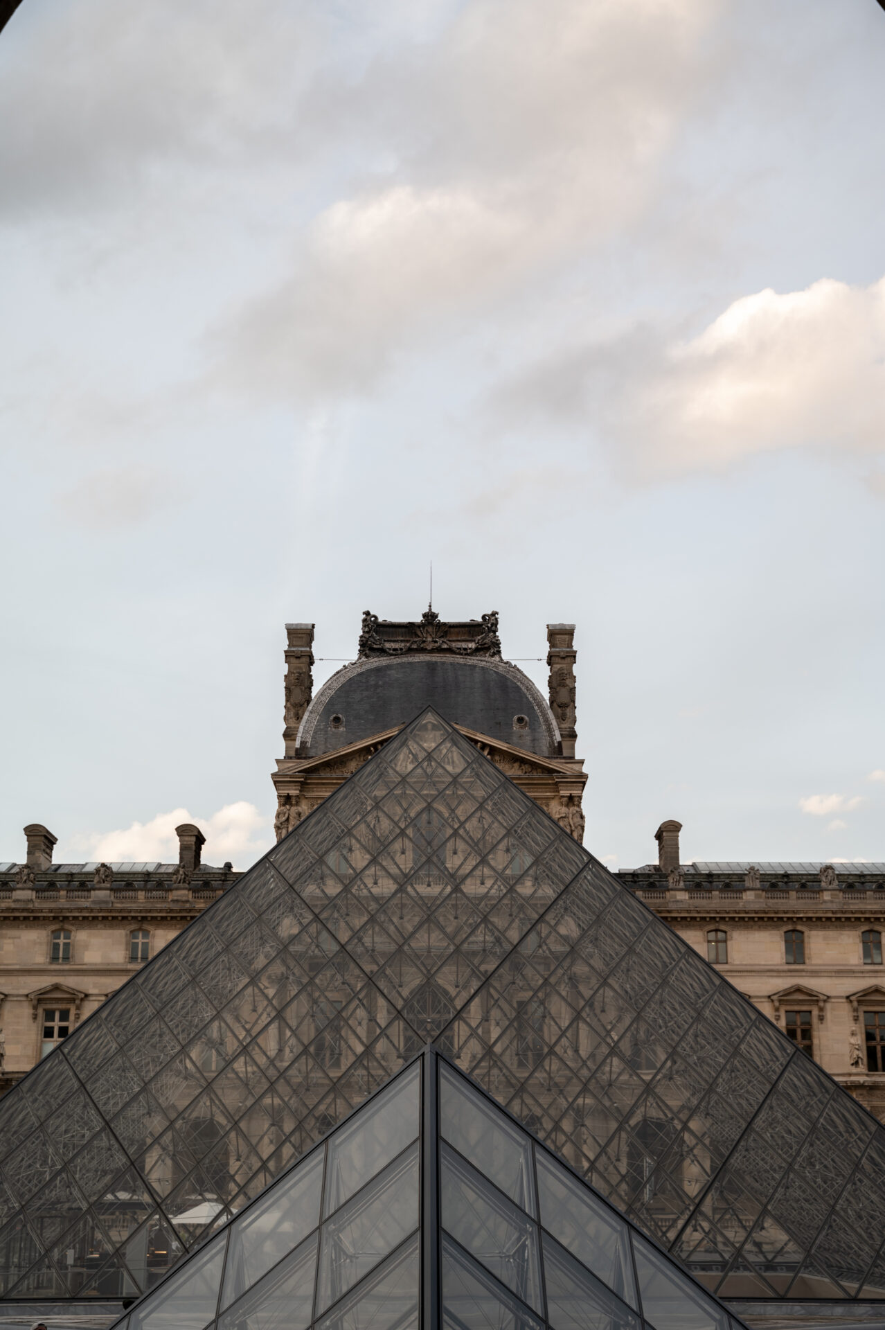 louvre et pyramide