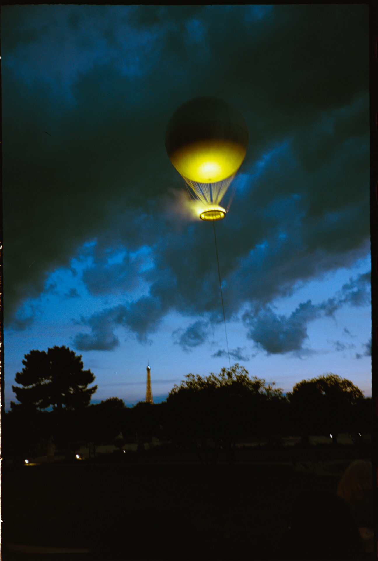 tour eiffel et montgolfière des JO 2024